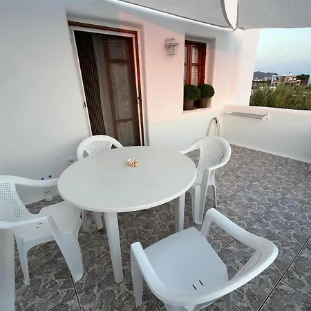 Filoxenia Home-seaside 2nd Floor Seaview ,dream On Naxos Apartamento
